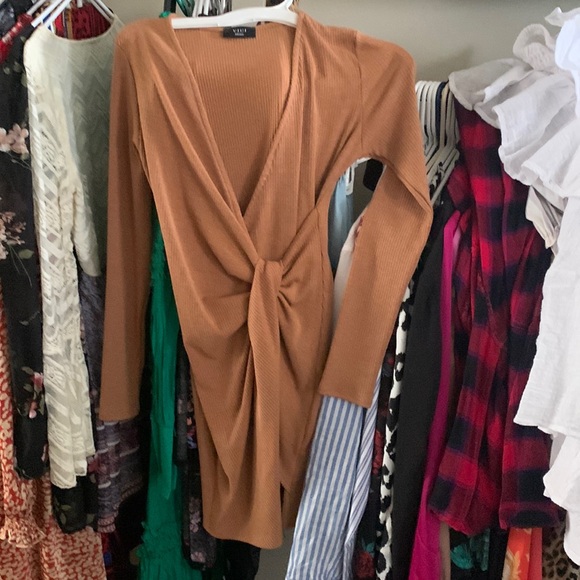 Carmel dress by Vici never been worn size small - Picture 1 of 3